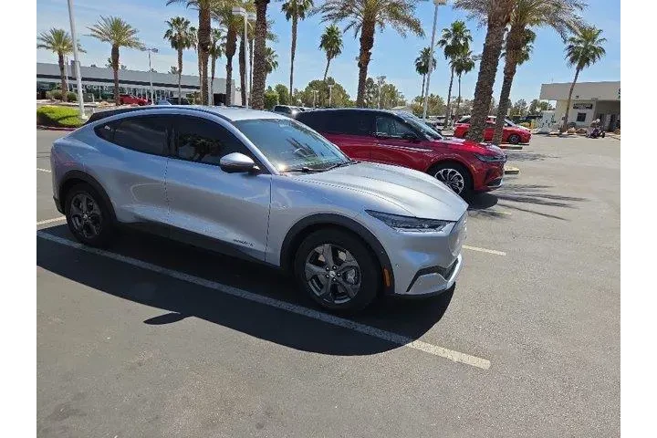 $23921 : Ford Mustang Mach-E 2022 AWD image 4