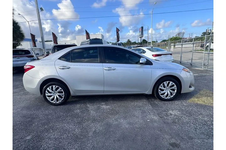 $1000 : 2017 TOYOTA COROLLA image 6