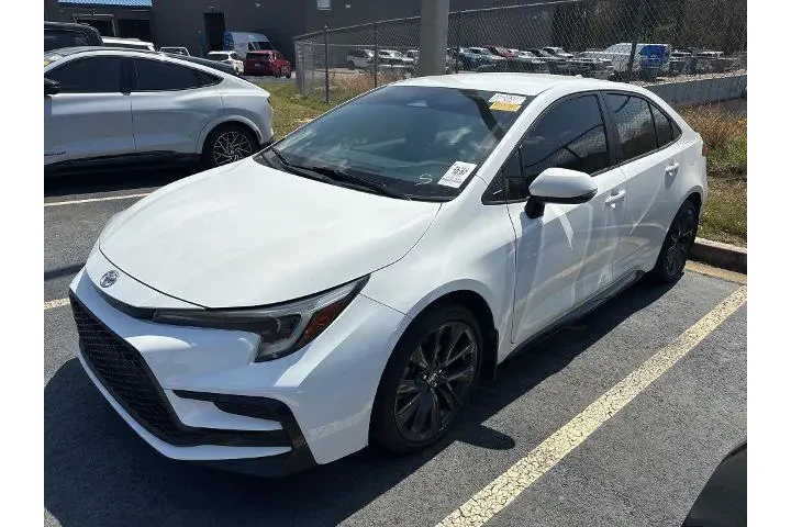 $21965 : Toyota Corolla 2024 SE 4dr S image 1