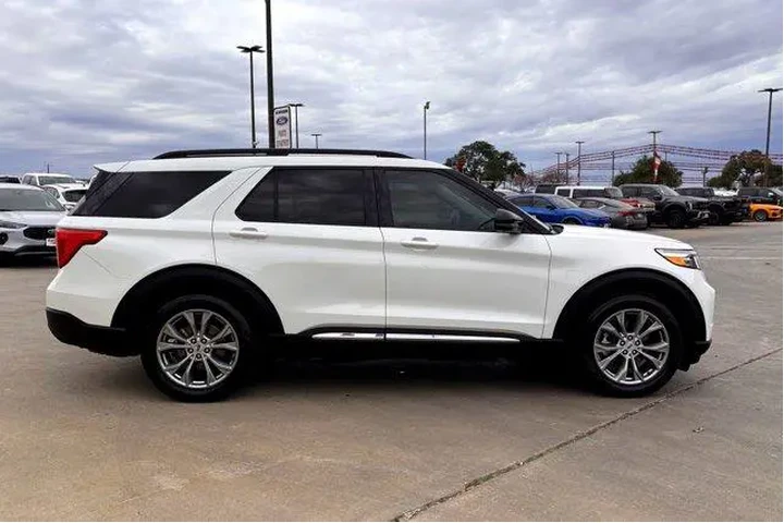 $29977 : Ford Explorer 2022 XLT 4dr S image 8
