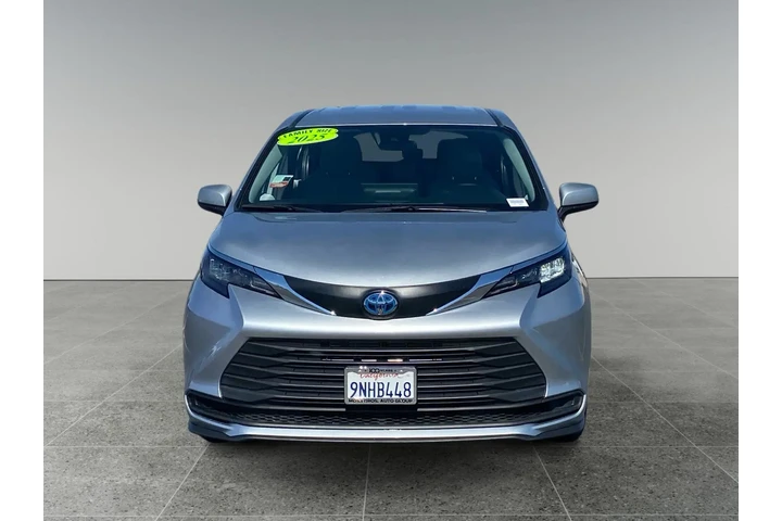 $39750 : Toyota Sienna 2025 LE 8-Pass image 8