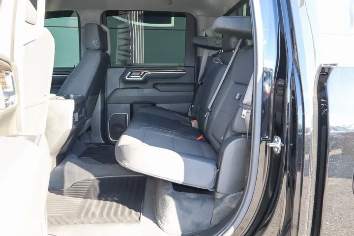 $60988 : 2025 Silverado 2500HD 4WD Cre image 8