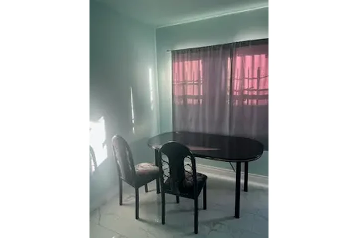 LONG BEACH, 1762 CHESTNUT AVE image 7