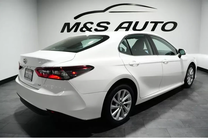 $18817 : 2021 Camry image 9