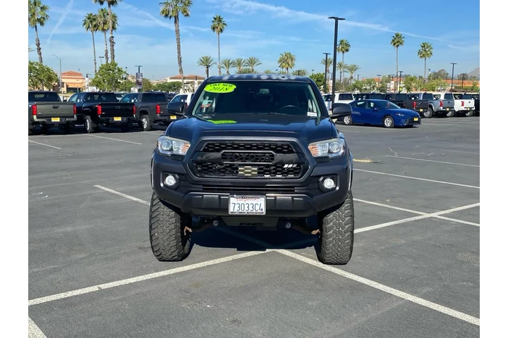 $23076 : Toyota Tacoma 2018 image 8