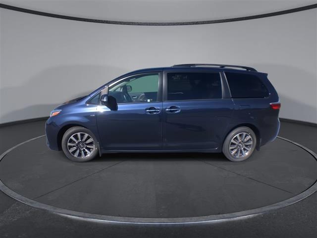 $29500 : PRE-OWNED 2018 TOYOTA SIENNA image 5