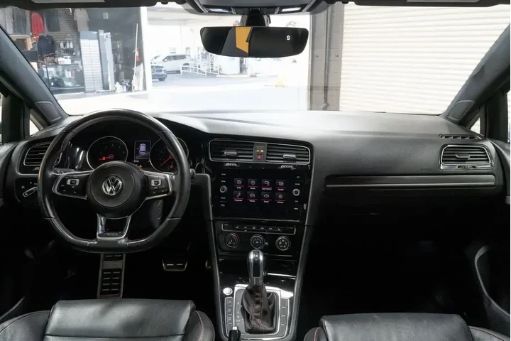 $19888 : Volkswagen Golf GTI 2019 S 4 image 2