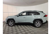 $25654 : Toyota RAV4 2022 XLE 4dr SUV thumbnail