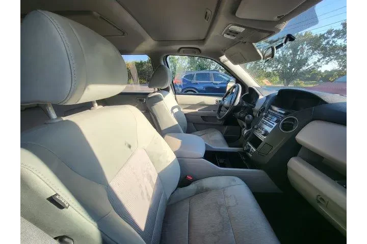Honda Pilot 2015 SE 4dr SUV image 8