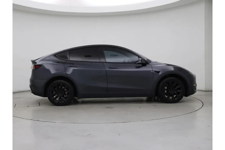 $27998 : Tesla Model Y 2022 AWD Long image 7