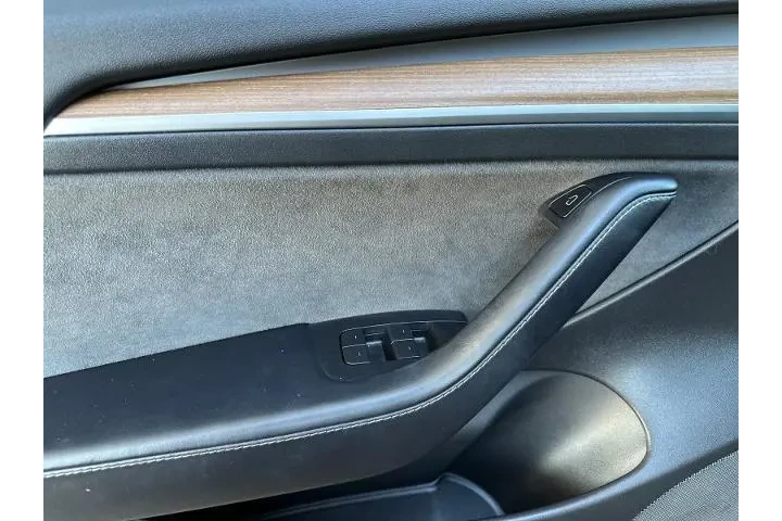 $23990 : Tesla Model 3 2022 4dr Sedan image 10