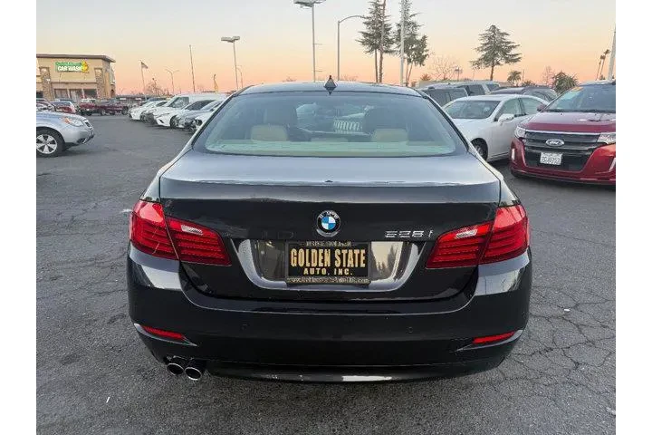 $14235 : BMW 5 Series 2014 528i 4dr S image 6