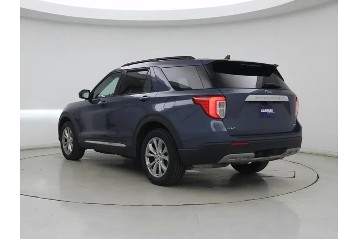 $27998 : Ford Explorer 2021 AWD XLT 4 image 2