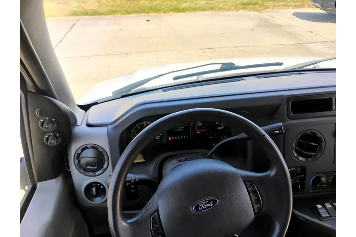 $9999 : 2015 Econoline E450 image 10