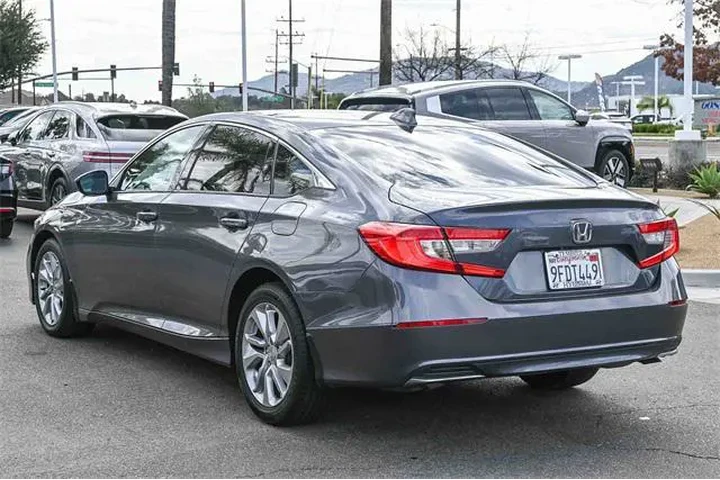 $18800 : Honda Accord 2020 LX 4dr Sed image 7