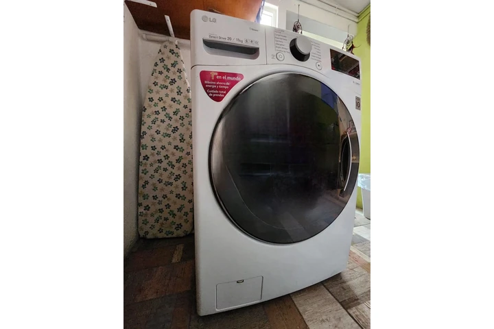 $1400 : AMUEBLADO TOTAL Zona Dorada image 7