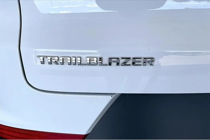 $14711 : Chevrolet Trailblazer 2021 L image 9