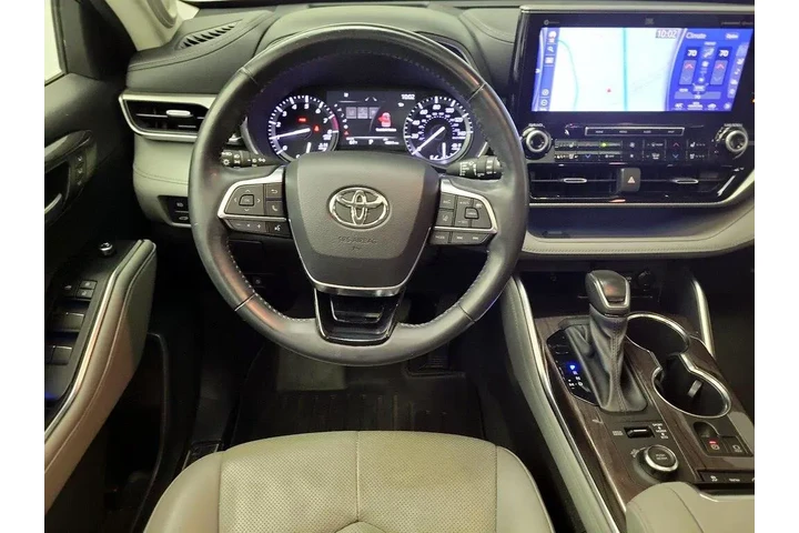 $37998 : Toyota Highlander 2021 AWD P image 10