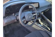 $17370 : Hyundai ELANTRA 2024 SEL 4dr thumbnail