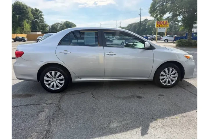 2013 Corolla LE image 8