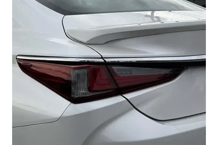 $27995 : Lexus ES 350 2021 4dr Sedan image 9