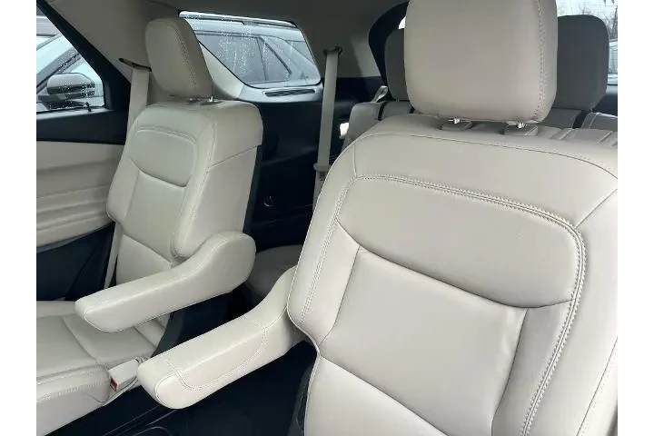 $29988 : Ford Explorer 2021 AWD XLT 4 image 8