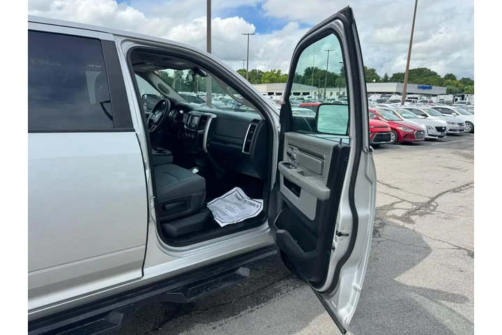 2017 RAM 2500 SLT 4x4 Crew Ca image 8