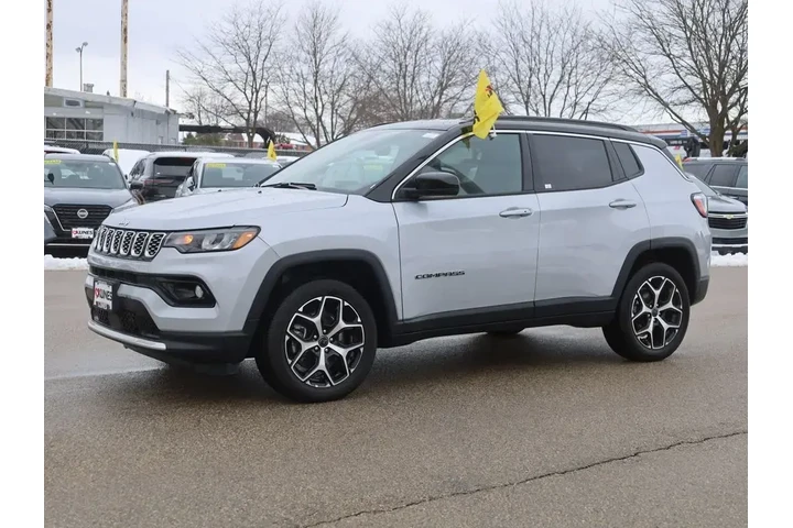 $26977 : Jeep Compass 2025 4x4 Limite image 3