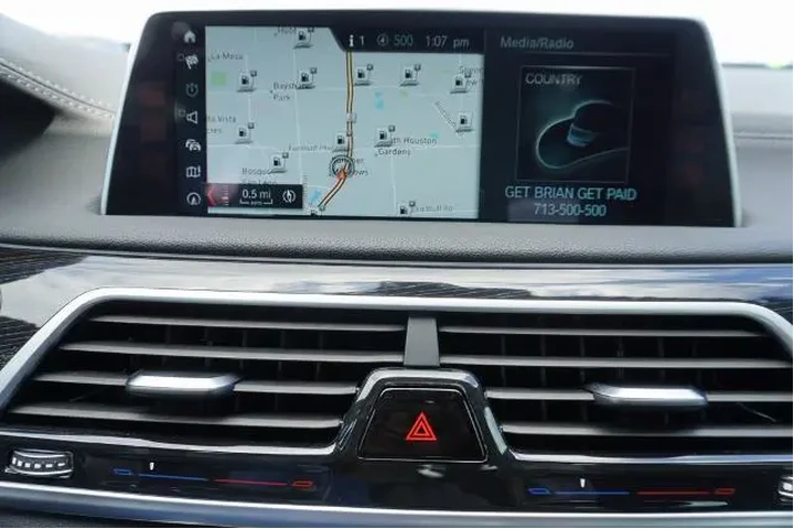 $32988 : BMW 7 Series 2018 750i 4dr S image 10