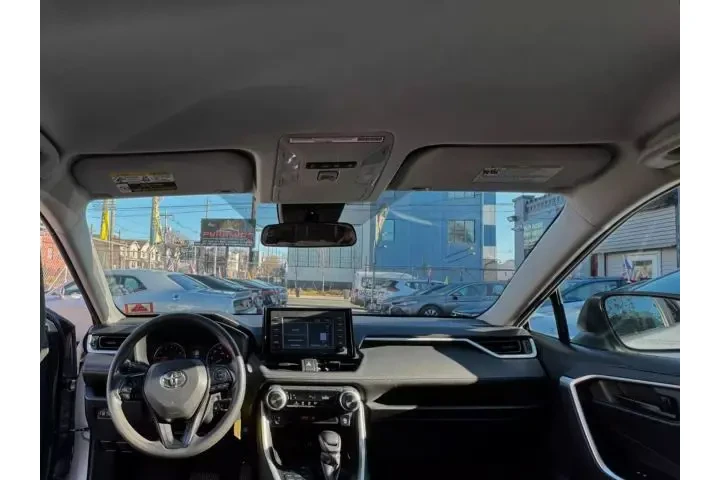 2019 TOYOTA RAV42019 TOYOTA R image 6