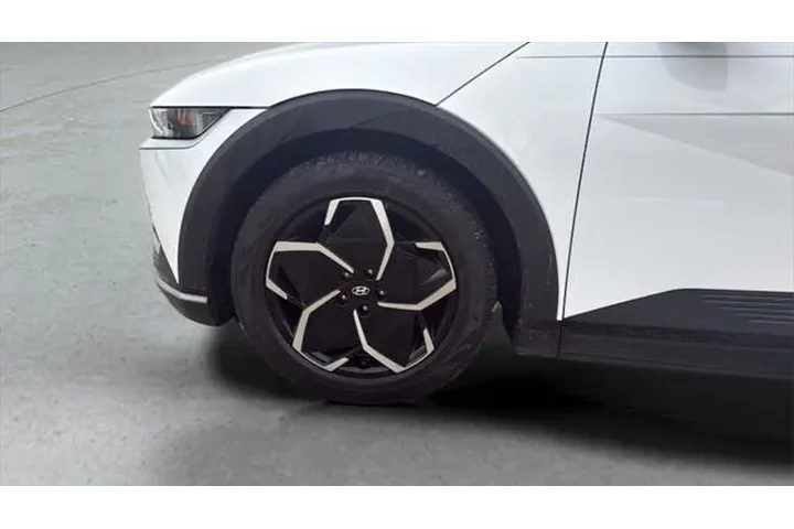 $15633 : Hyundai IONIQ 5 2022 SE 4dr image 9