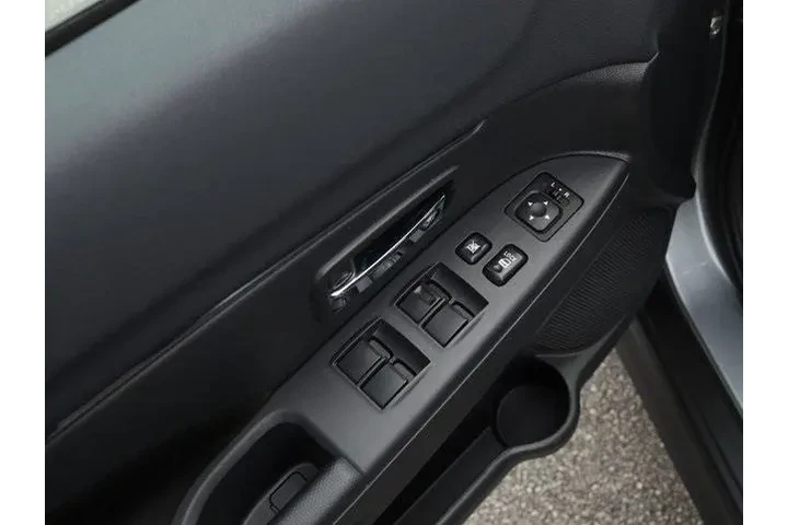 $17502 : Mitsubishi Outlander Sport 2 image 10