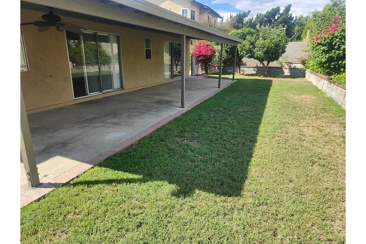 $1400 : Fontana - Available image 3