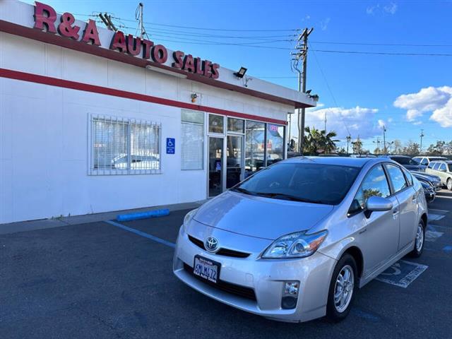 $9495 : 2010 Prius II image 2