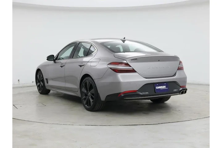 $33998 : Genesis G70 2023 AWD 2.0T 4d image 2