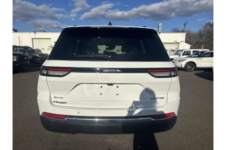 $30890 : Jeep Grand Cherokee 2023 4x4 image 4