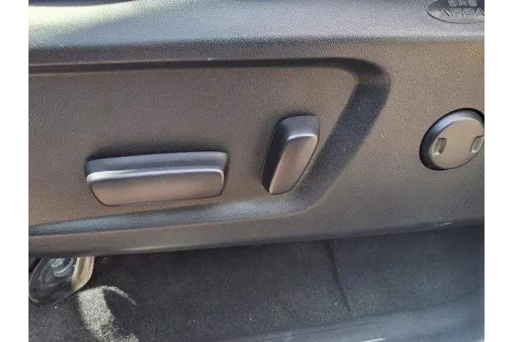 $35998 : Toyota Tundra 2020 4x4 SR5 4 image 4