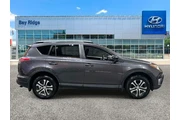 $18670 : Toyota RAV4 2017 AWD LE 4dr thumbnail