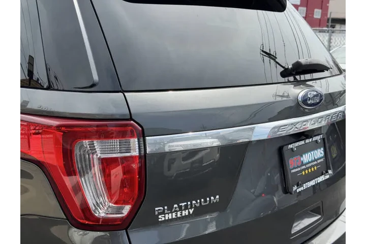 $9799 : 2017 Explorer Platinum image 10