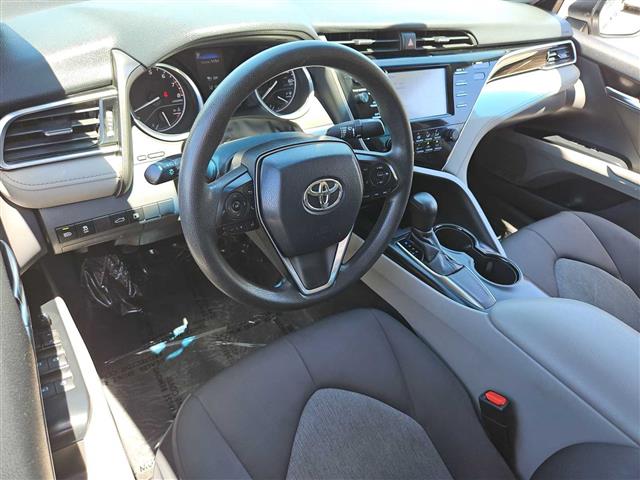 $18990 : Pre-Owned 2018 Toyota Camry LE image 10