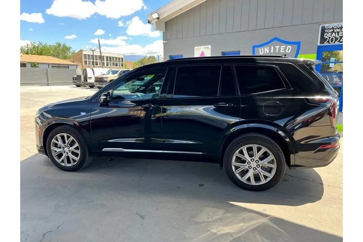 2020 XT6 Sport image 8