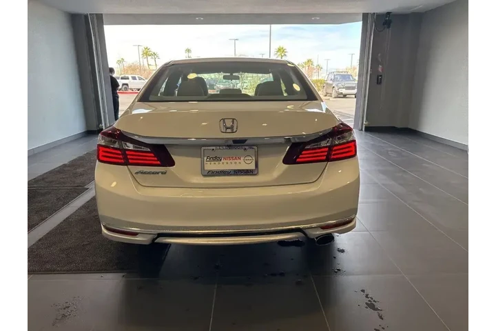$16749 : Honda Accord 2017 LX 4dr Sed image 8