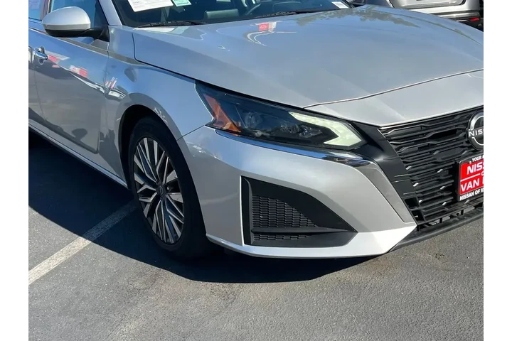 $18998 : Nissan Altima 2023 2.5 SV 4d image 9