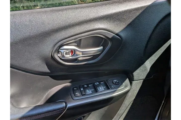 $18499 : Jeep Cherokee 2020 4x4 Trail image 8