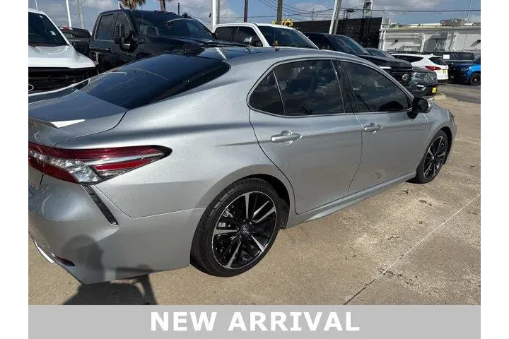 $21891 : Toyota Camry 2018 XLE V6 4dr image 4