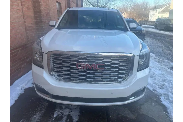 $28800 : 2018 GMC Yukon Denali image 5