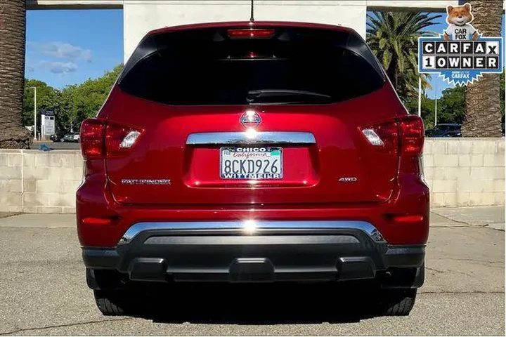 $15985 : Nissan Pathfinder 2018 4x4 S image 4