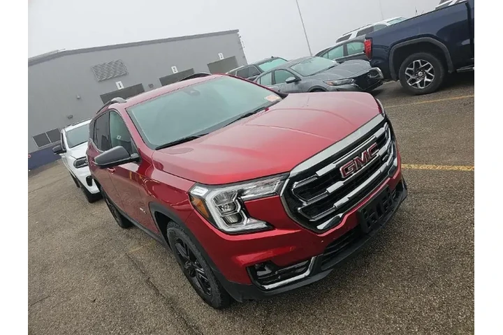 $26793 : GMC Terrain 2024 AWD AT4 4dr image 3