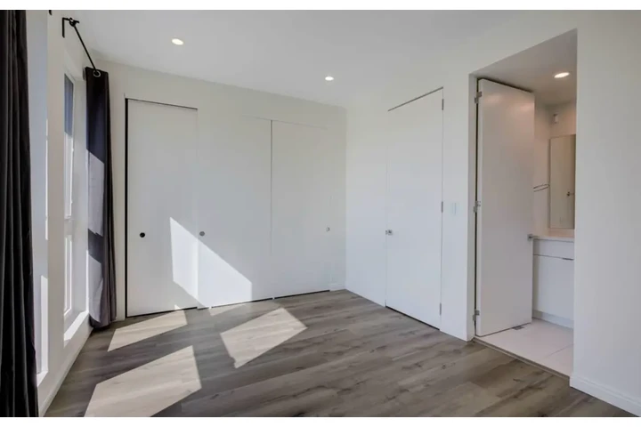 $2100 : 2 bed Apartment for rent in LA image 6
