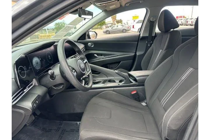 $19627 : Hyundai ELANTRA 2024 SEL 4dr image 5